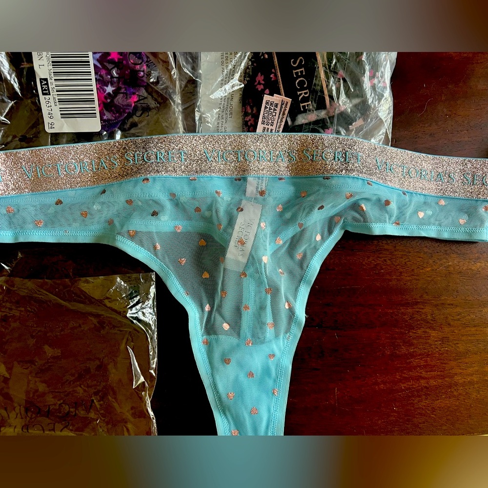 NWT Victoria’s Secret Logo Thong Panties Size L